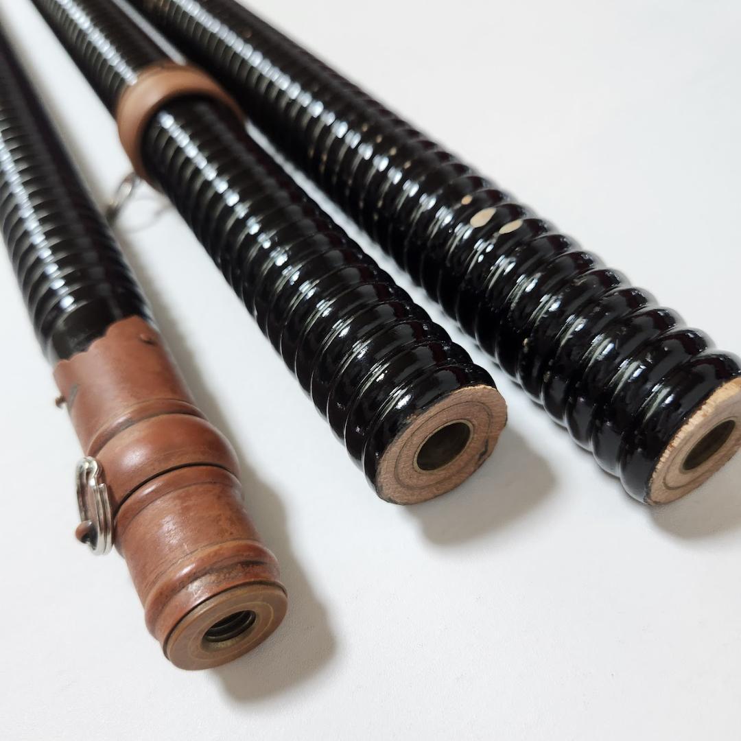 旗棒・旗用トランク・三脚　セット　黒塗千段巻棒・金ネジ式　中古品