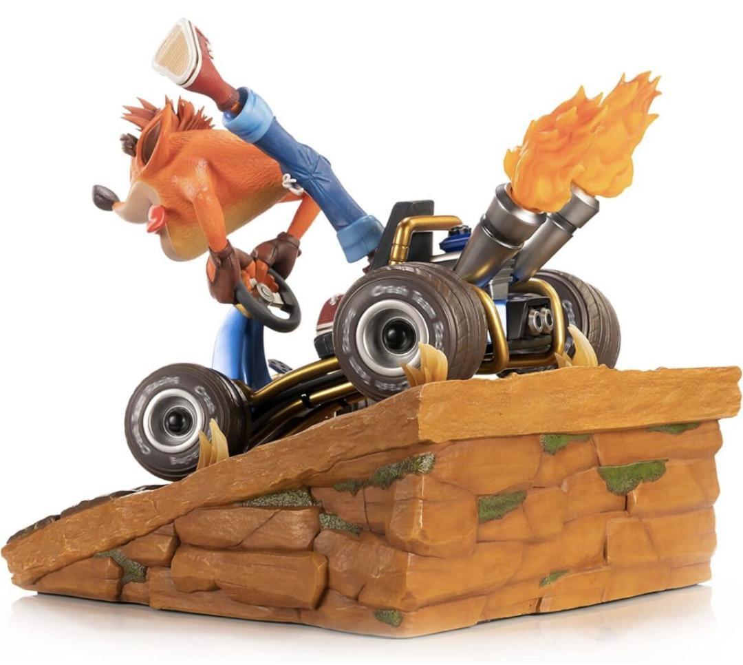 クラッシュ・バンディクー スタチュー カート ver オレンジ 大 650193