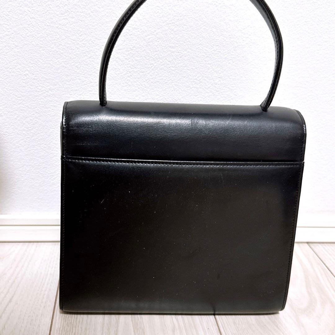 《美品》 GIVENCHY(ジバンシー)ハンドバッグ　自立