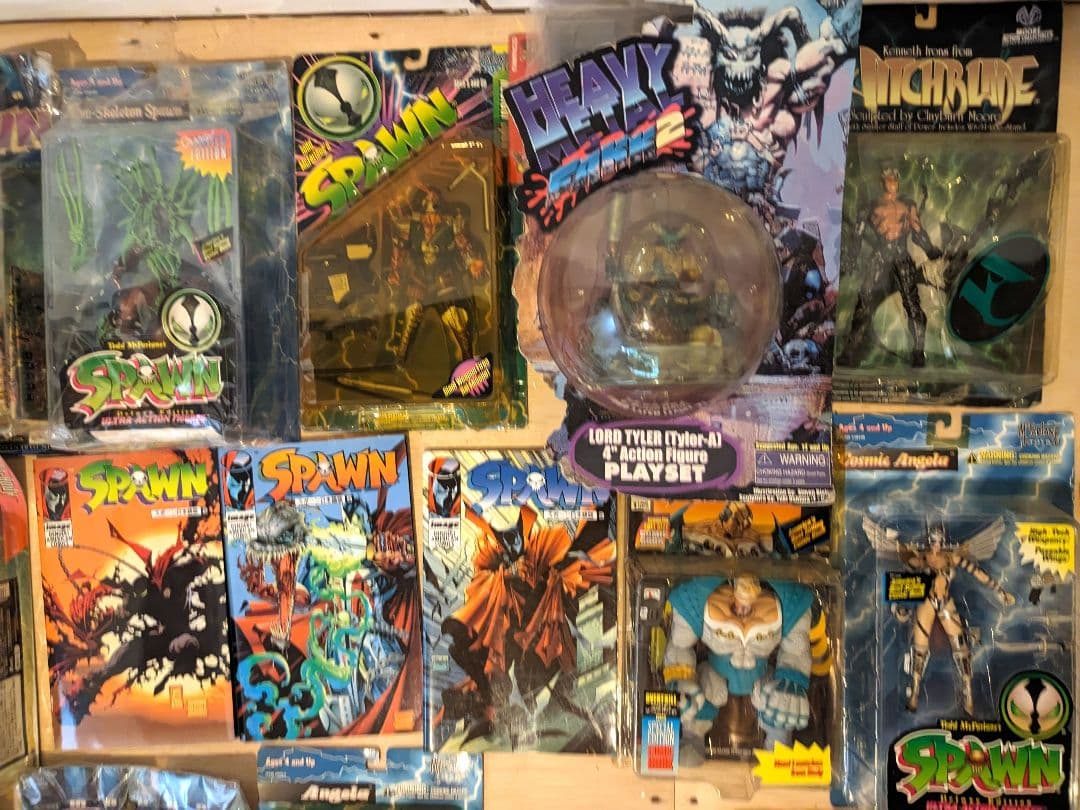 ■SPAWNフィギュア20体＋他アメコミフィギュア6体＋SPAWN本4冊セット■