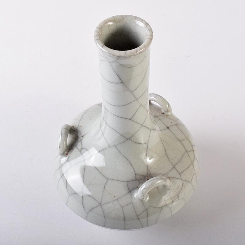 中国　大清乾隆年製款　哥窯　白磁　金糸鉄線　氷裂文　三足瓶　M　7993E