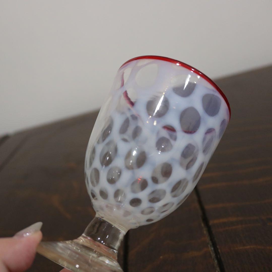 明治大正頃　赤縁 乳白　水玉文様 ナツメ形　骨董古美術氷コップ和ガラス