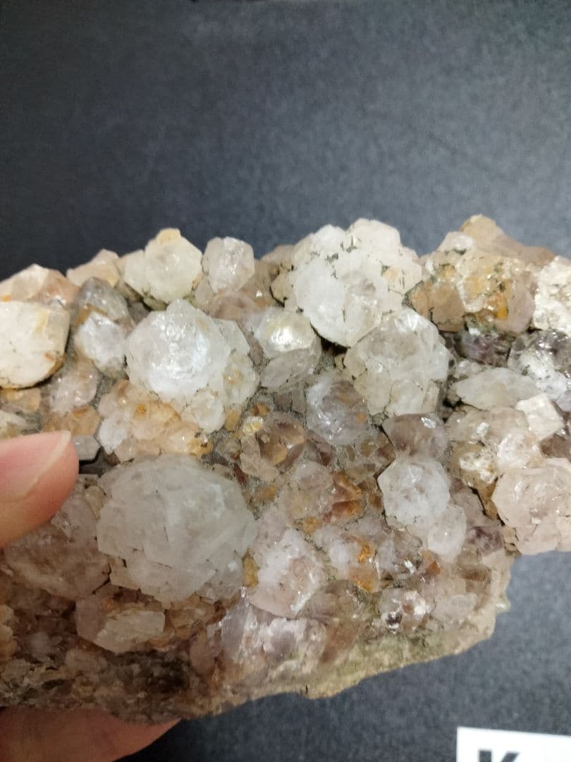 秋田県荒川鉱山天然水晶　多頭水晶　天然水晶　透明度高い　原石