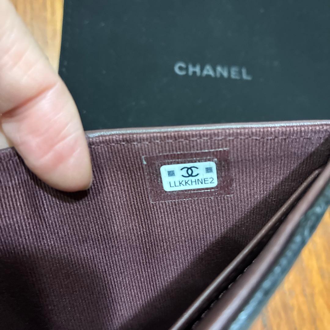 CHANEL ブラックレザー 三つ折り財布 LLKHHNE2