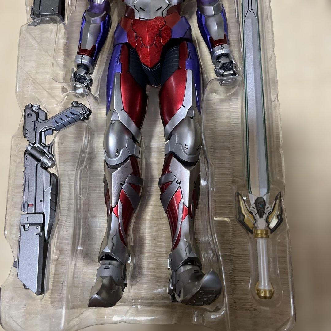 スリーゼロ　ウルトラマンティガスーツ