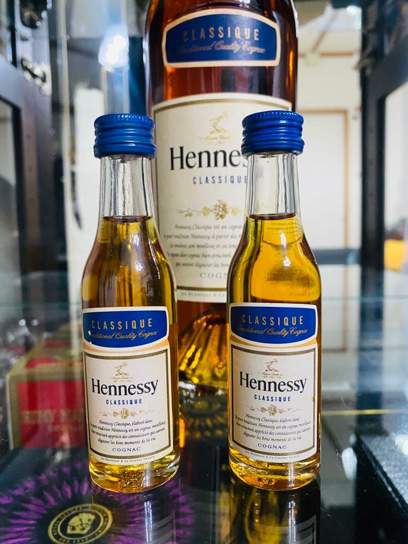 Hennessy Classique 700ml + 2本 ミニ 30ml.