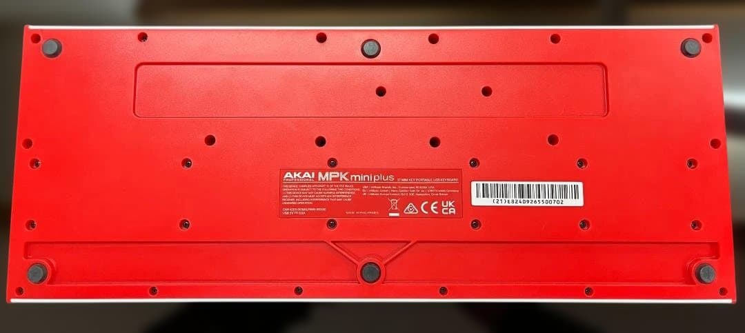 AKAI MPK mini plus 37鍵 MIDIコントローラー ホワイト