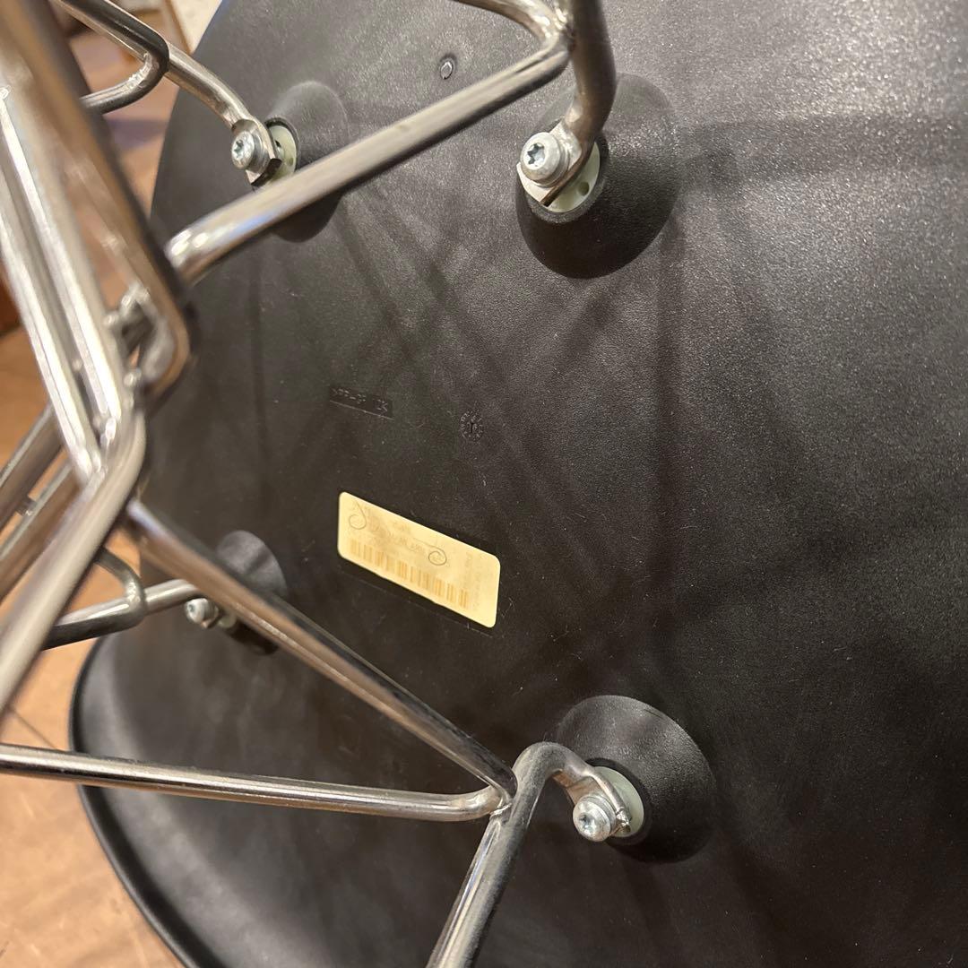 HermanMiller イームズ アームシェルチェア DAR