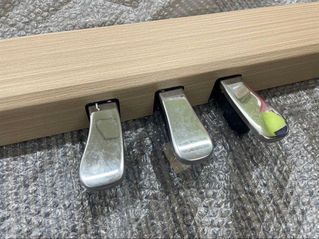 電子ピアノ88鍵盤　ハンマーアクション鍵盤　３本ペダル　オーク