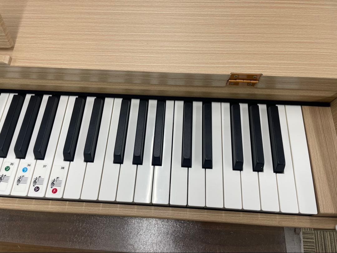 電子ピアノ88鍵盤　ハンマーアクション鍵盤　３本ペダル　オーク