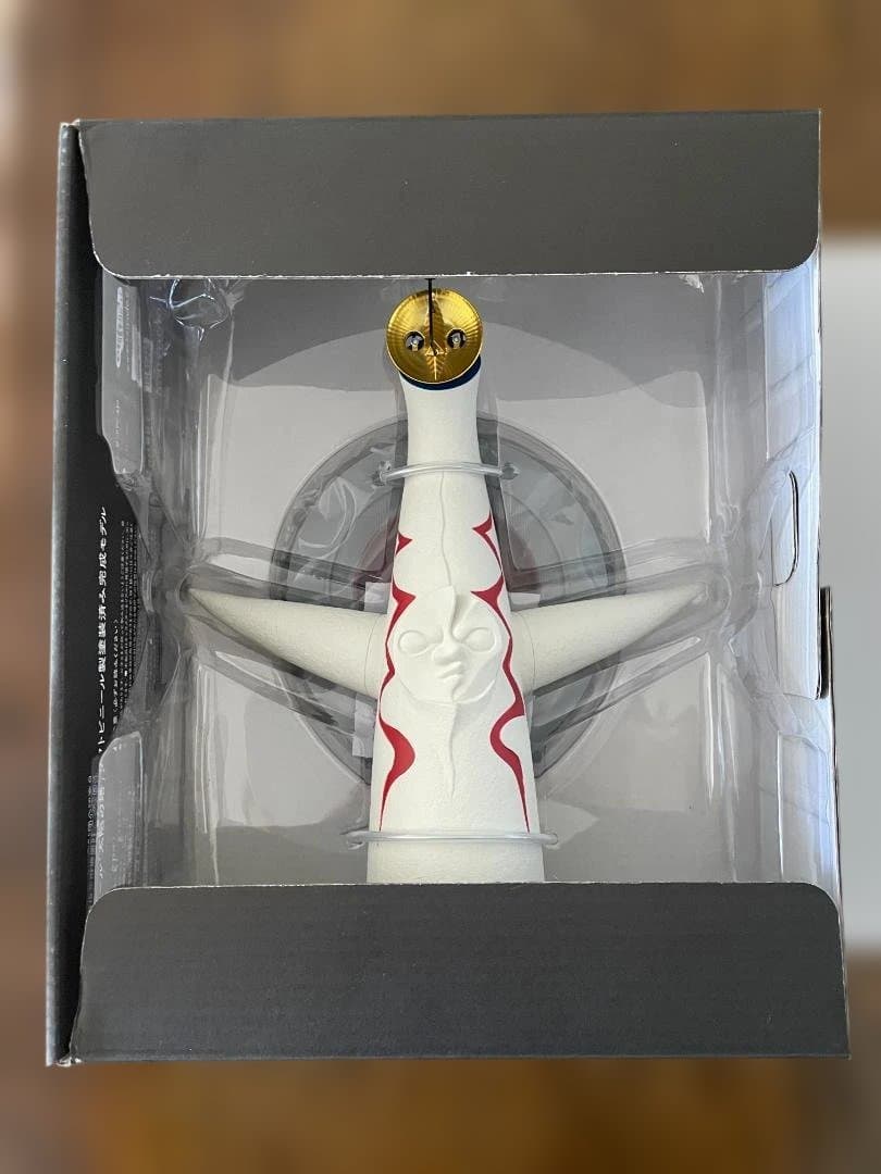 岡本太郎　太陽の塔（KAIYODO 1/350スケール）＋岡本太郎図録 セット