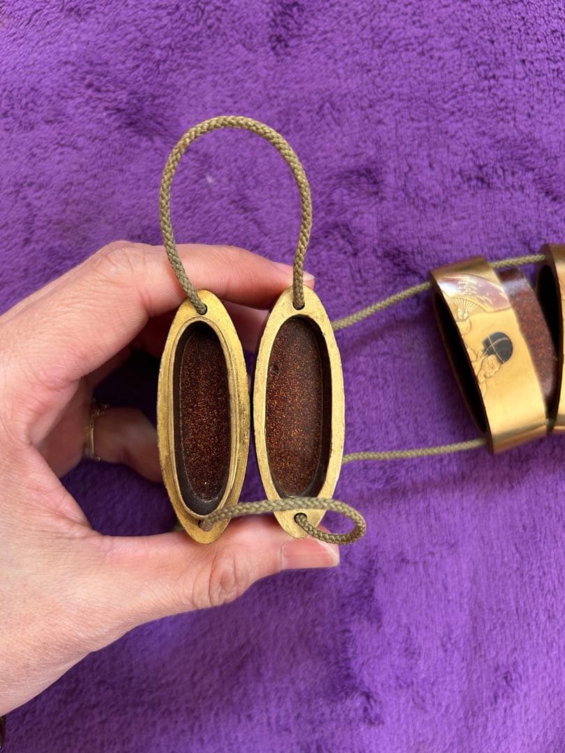 金色 漆器 印籠 根付 薬入れ 小物入れ オブジェ