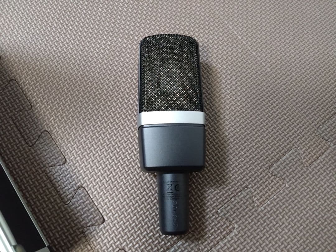 AKG C 214 コンデンサーマイク　2021年頃購入したと思います。