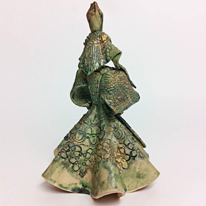 アンティーク 陶器の人形　骨董　西洋陶磁　　作家　骨董品