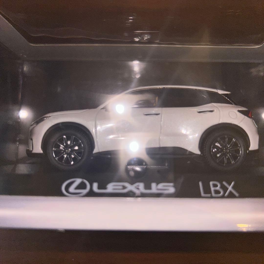 Lexus LBX ミニカー ホワイト　レクサス　京商