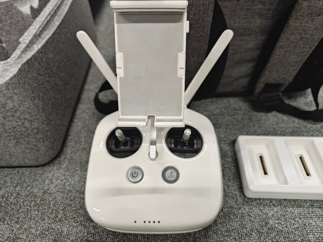美品! DJI Phantom 4 PRO V2.0、バッテリー3個付