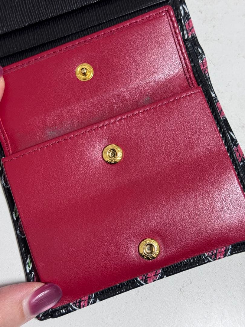 PRADA ハート柄 二つ折り財布