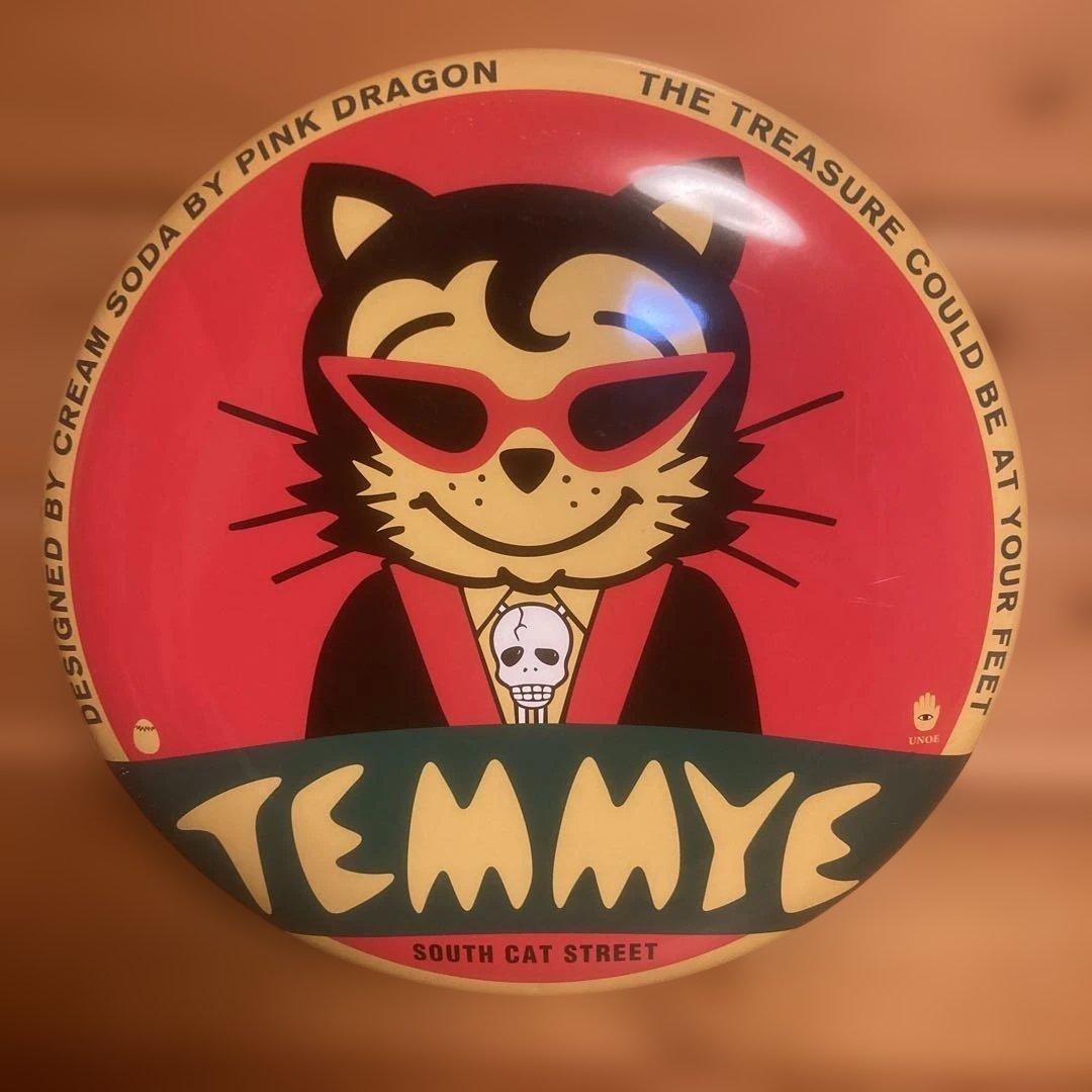 TEMMYE 丸型ブリキプレート　クリームソーダ　ピンクドラゴン　ロカビリー