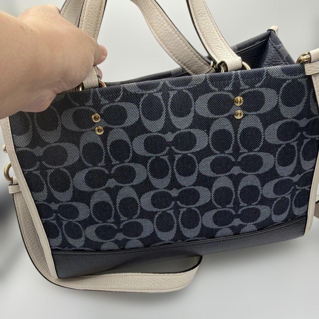 COACH デンプシー トート 22 シグネチャー　2way ショルダーバック