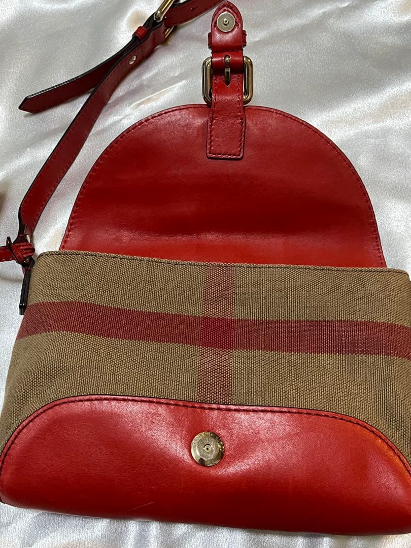 【BURBERRY】バーバリー　クロスボディバッグ赤