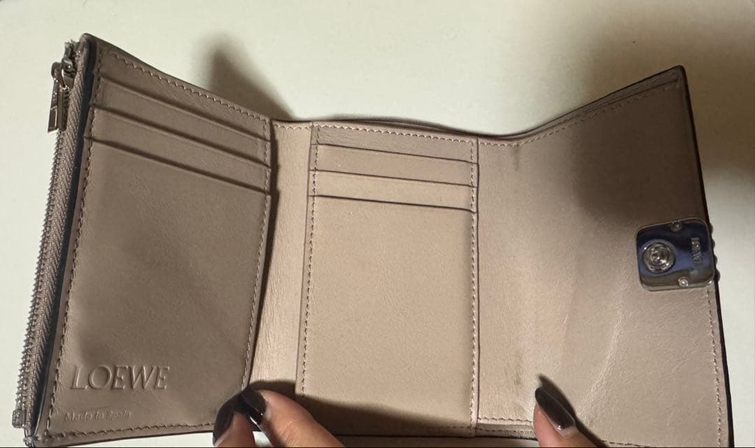 ロエベ 三つ折り財布