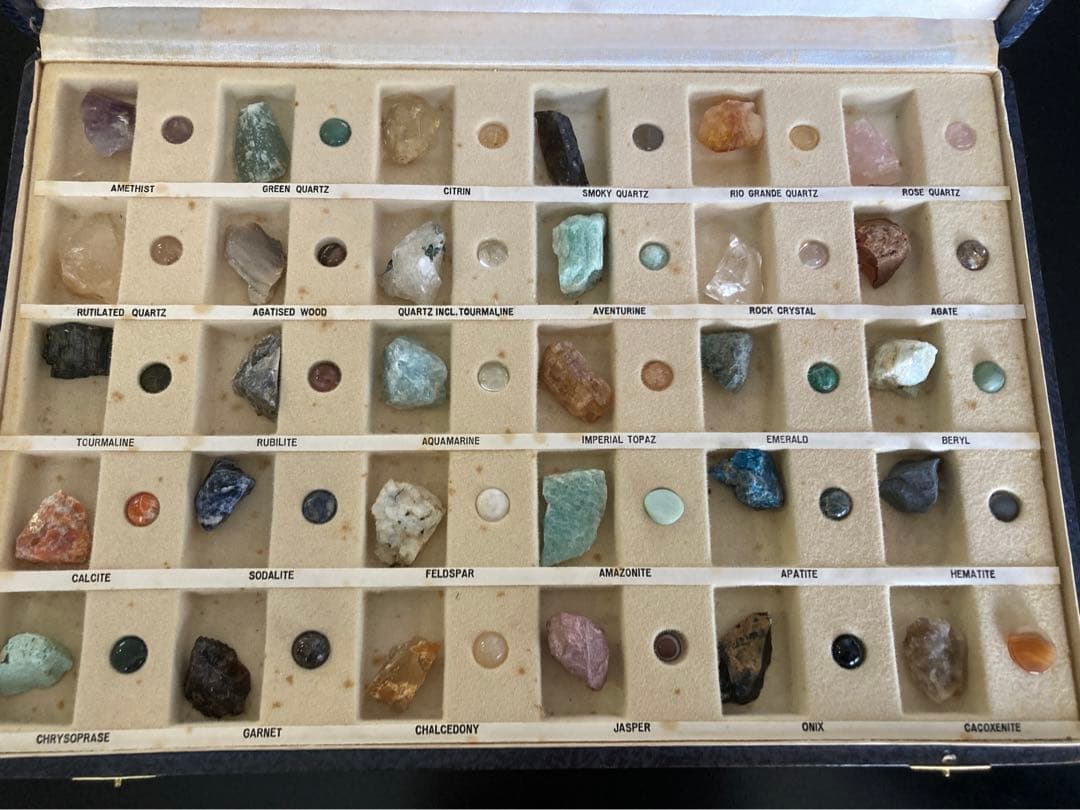 世界の鉱石コレクション30種類セット　レア品！アメジスト、ローズクオーツ等