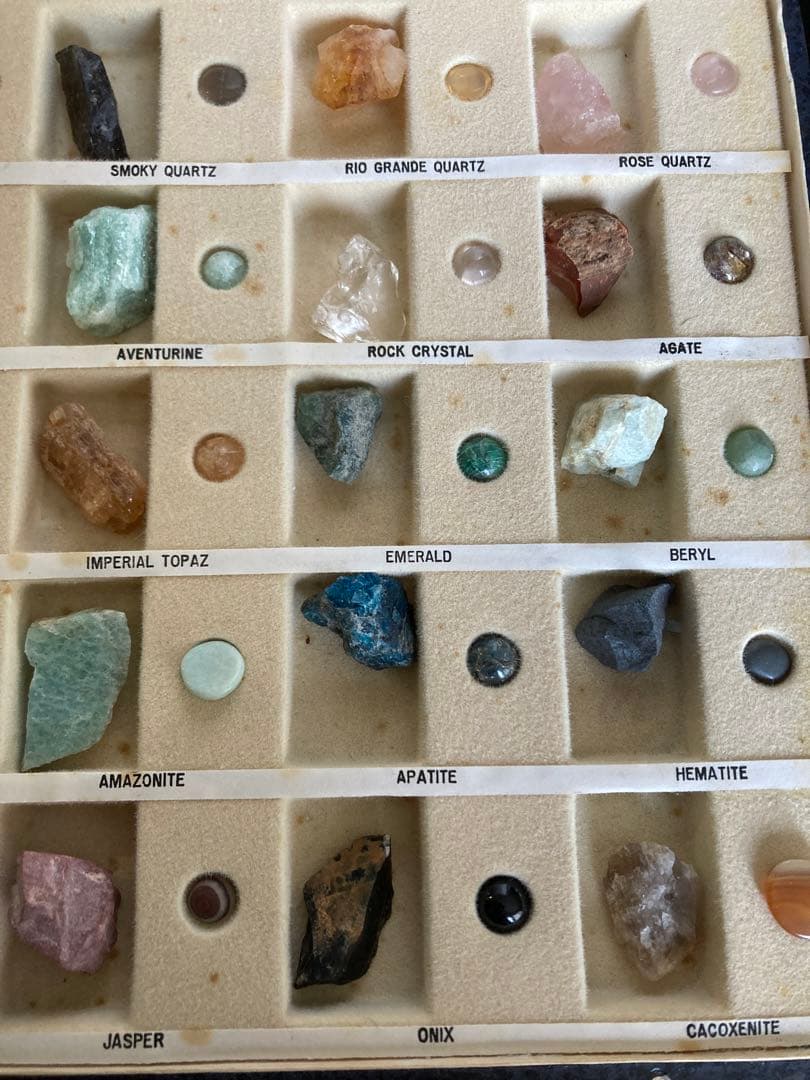 世界の鉱石コレクション30種類セット　レア品！アメジスト、ローズクオーツ等