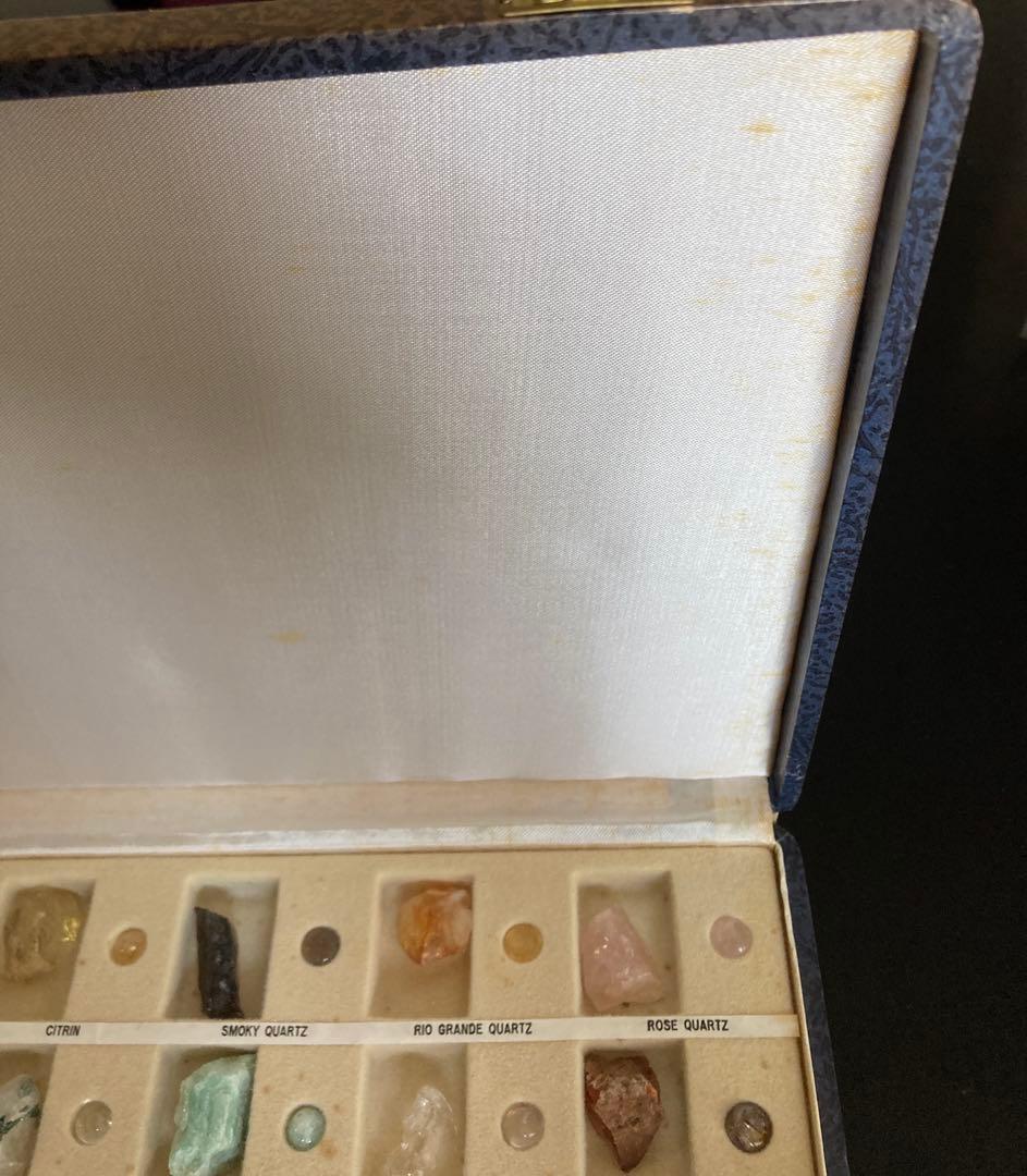 世界の鉱石コレクション30種類セット　レア品！アメジスト、ローズクオーツ等