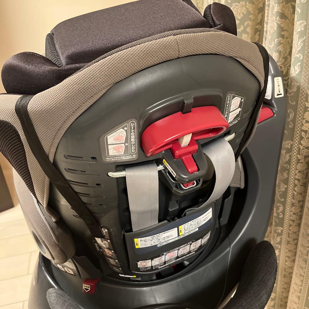 Aprica アップリカ　フラディア　回転式チャイルドシート　ブラック