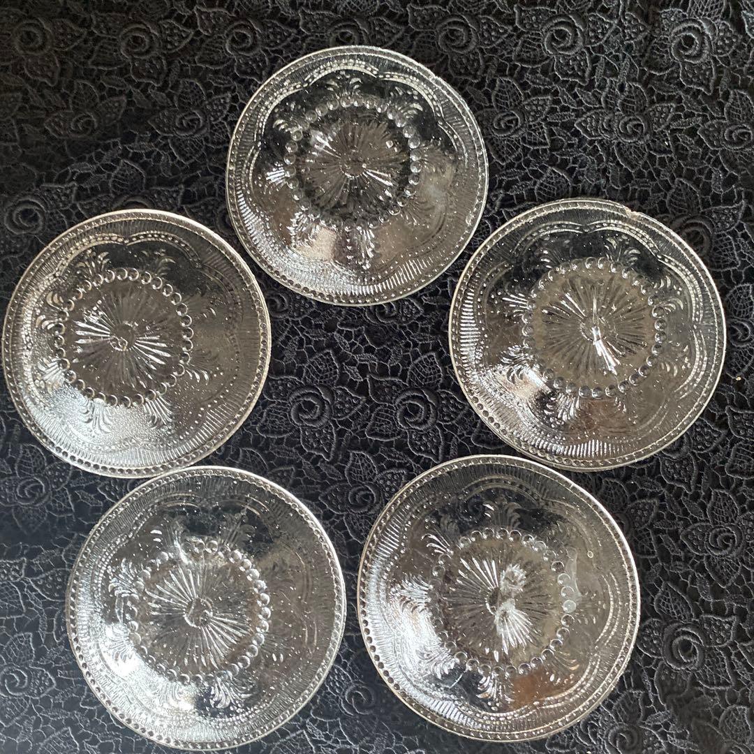 アンティークのプレスガラス製 明治〜昭和ガラスの小皿5枚セット　ウランガラス