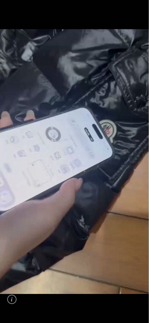 MONCLER ブラック ダウンジャケット