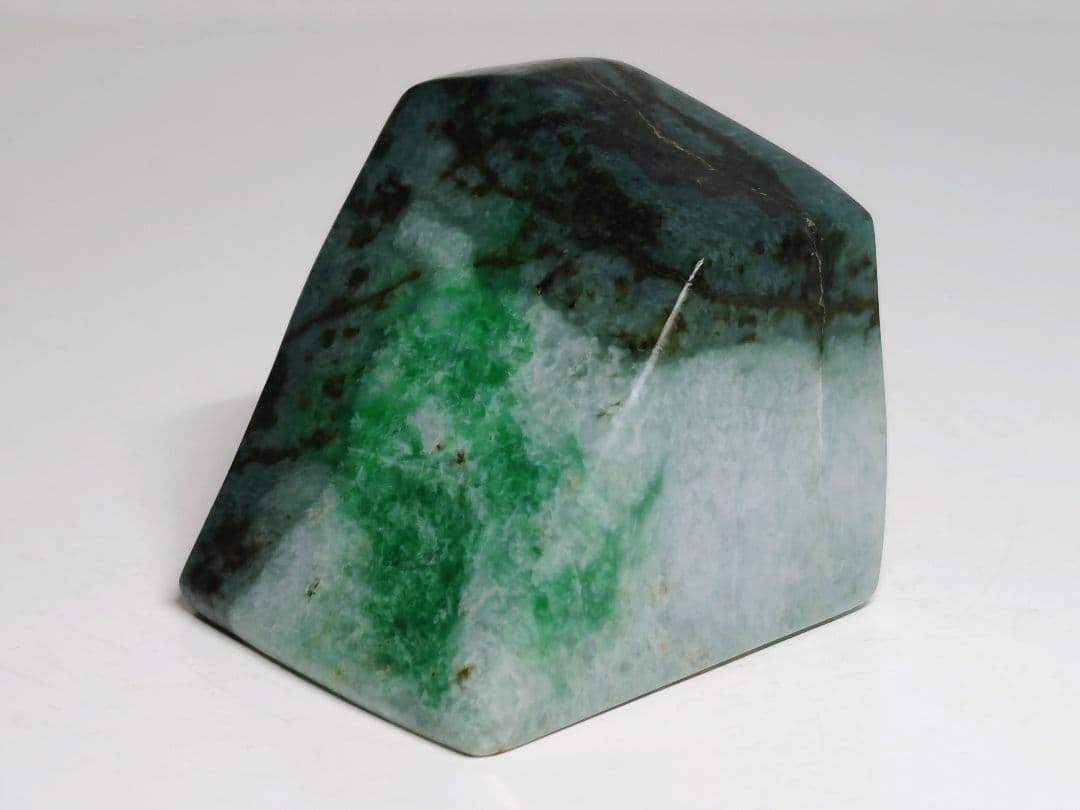 白青緑 194g 翡翠 ヒスイ 原石 鑑賞石 自然石 誕生石 鉱物 鉱石 水石