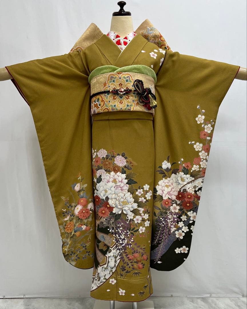 振り袖　フルセット　別誂長襦袢付金彩加工　刺繍入り　成人式　個性的　山吹色680