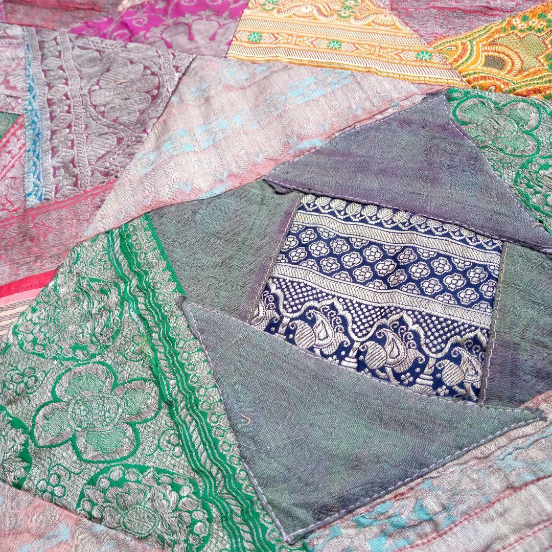 アンティーク　ビンテージ　インド　サリー　シルク　パッチワーク　継ぎ接ぎ　古布