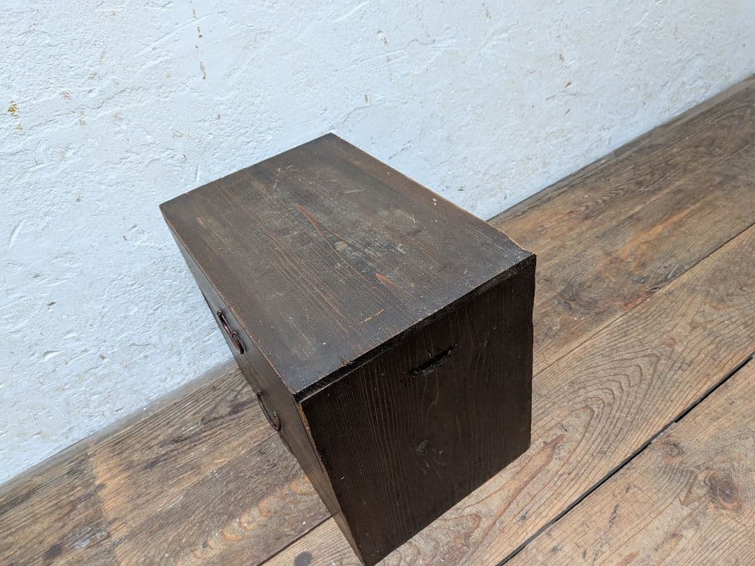 1116　アンティーク　杉の小引き出し　小箪笥　収納棚　ケース　古家具　レトロ