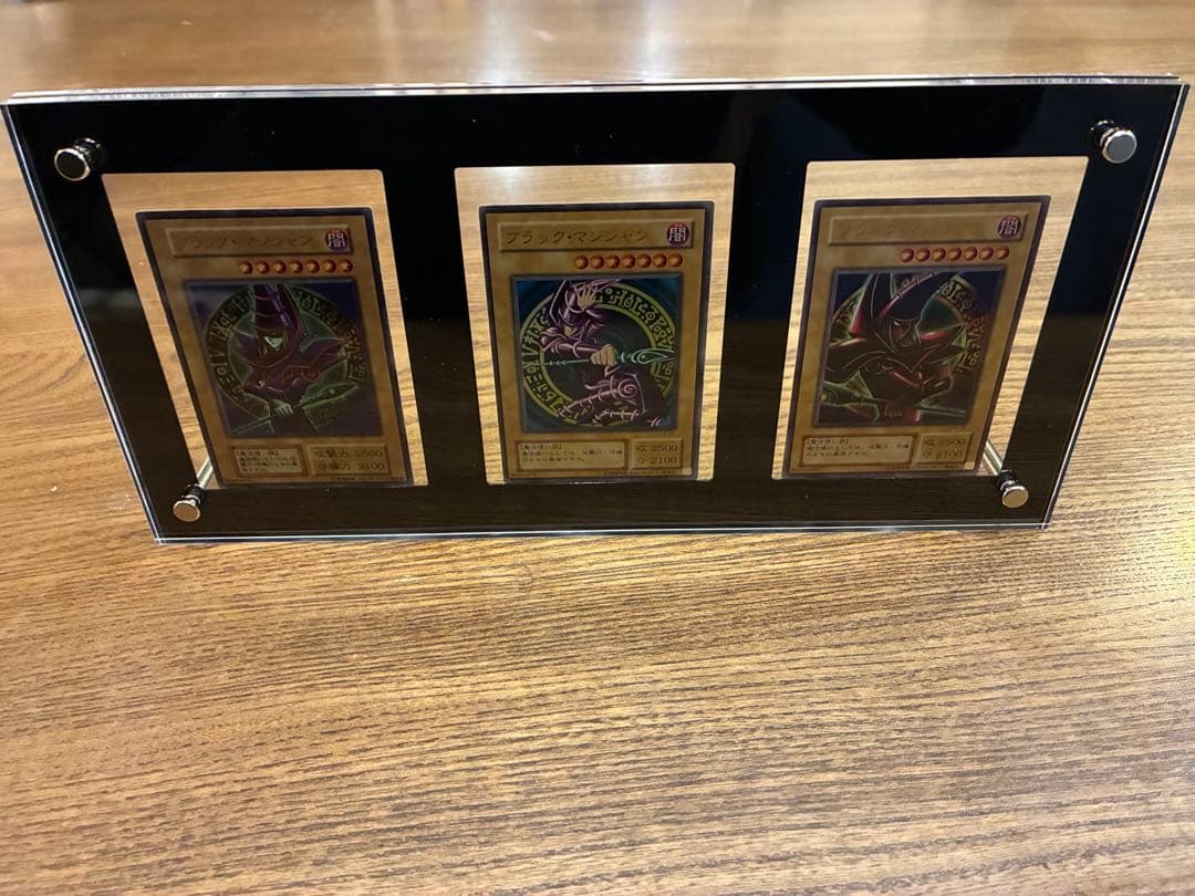 遊戯王 ブラック マジシャン 3種 初期含む ディスプレイ付き