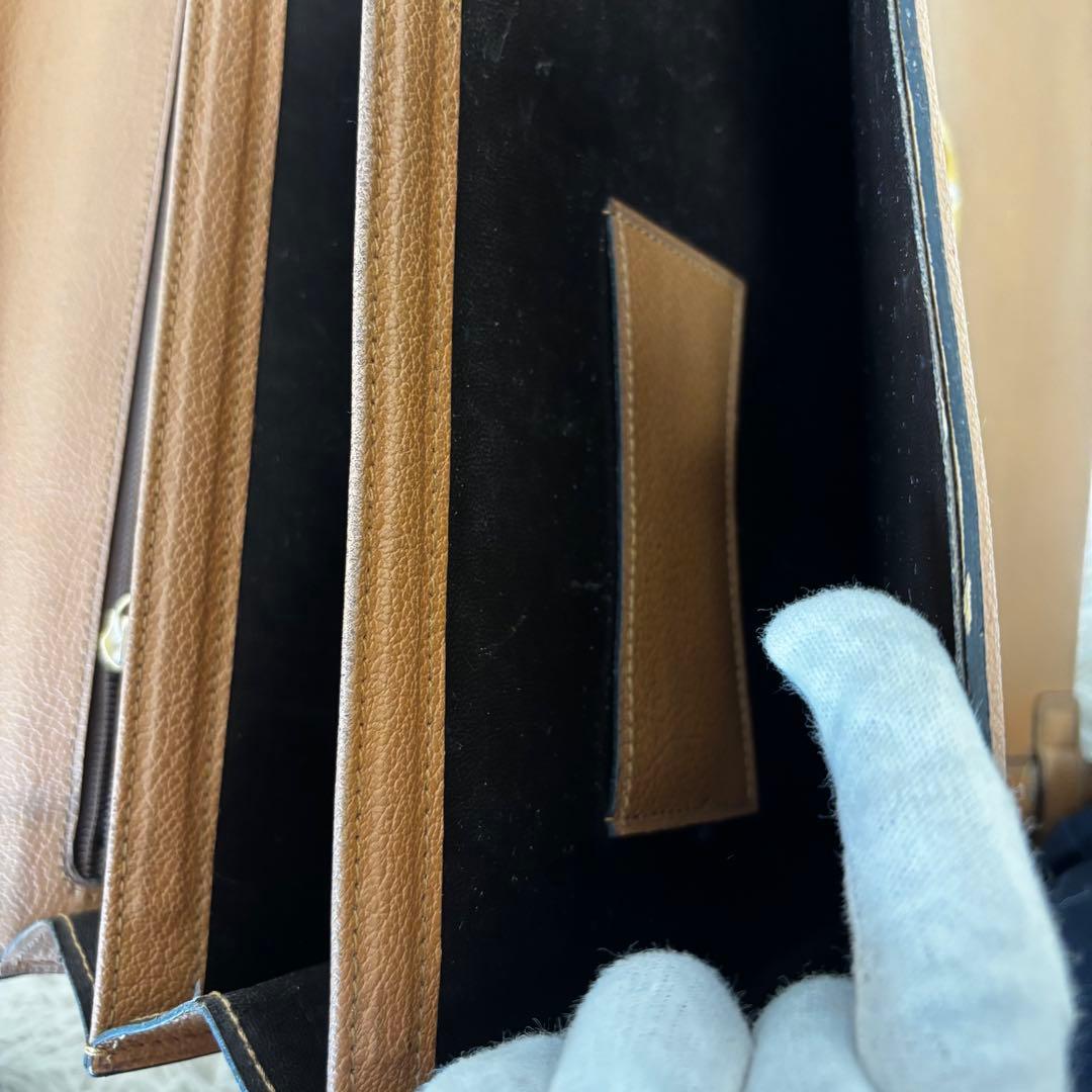 SalvatoreFerragamo ✨ブリーフケース　ガンチーニ　馬車柄　本革