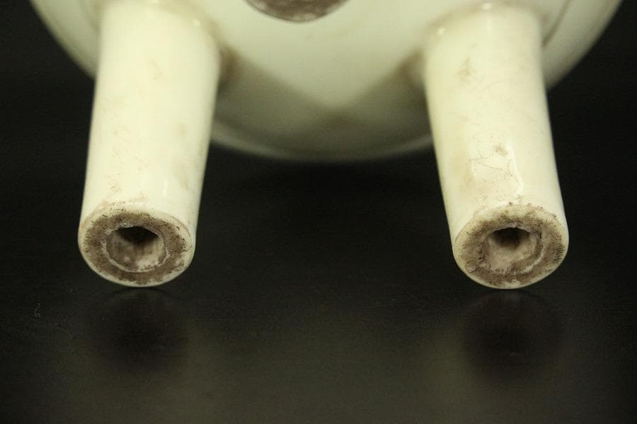 中国美術 白磁 饕餮紋 三足 双耳 香炉 高13.8cm(LC632)