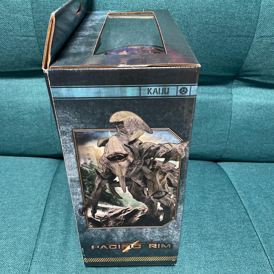 パシフィック・リム　フィギュア　KAIJU MUTAVORE ネカ　NECA
