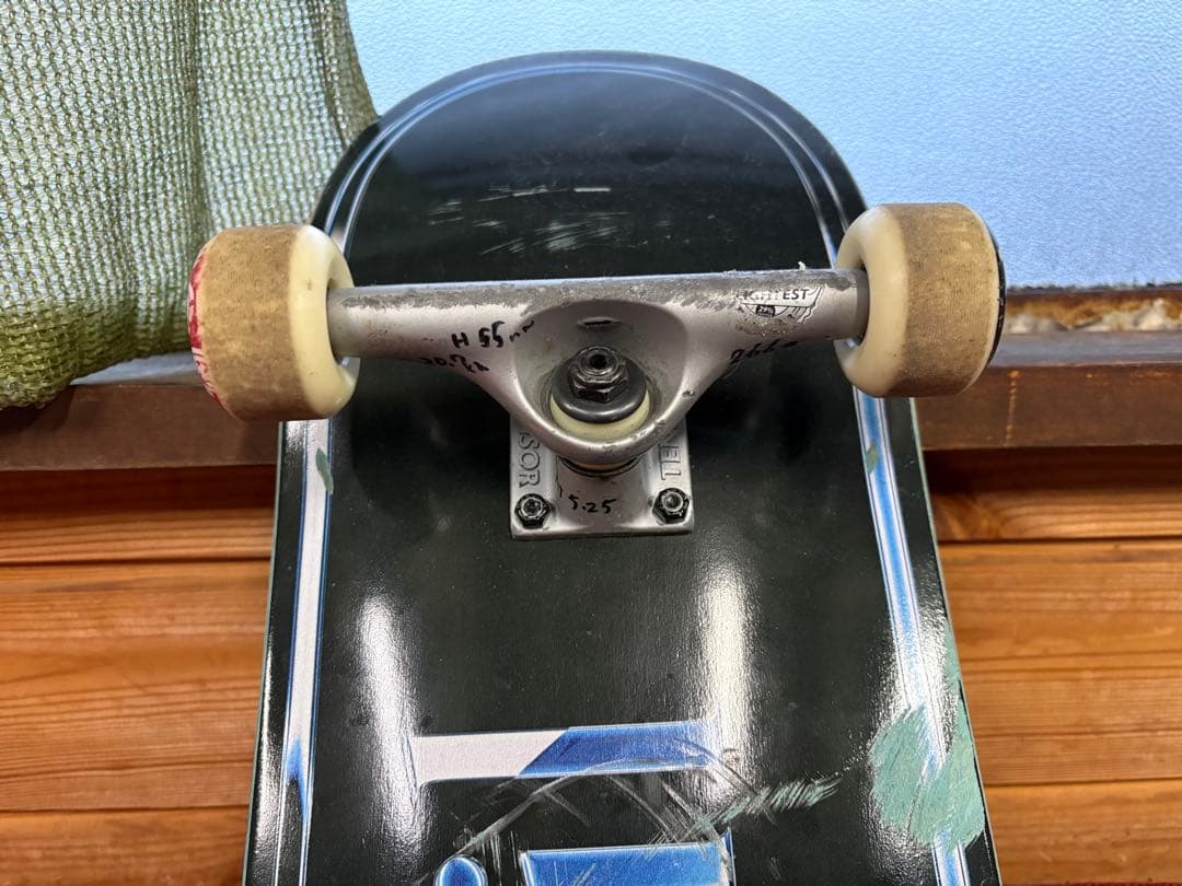 April スケートボード デッキ・パーツ