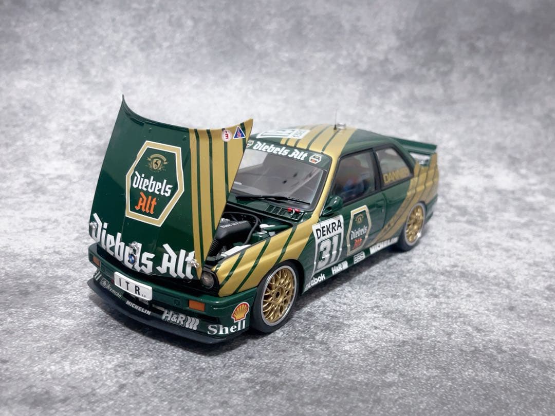オートアート 1/18 BMW M3(E30)DTM 1991 #31