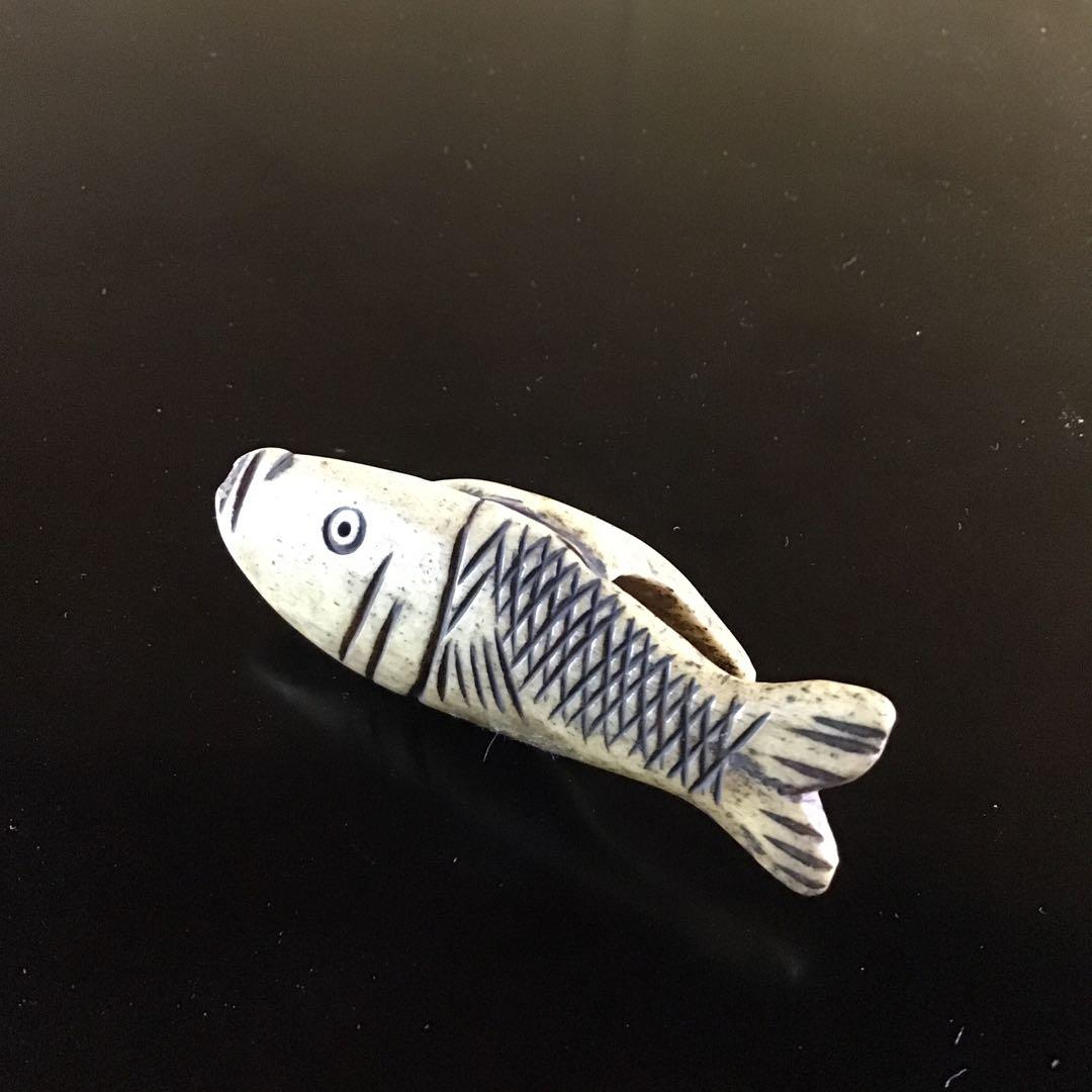 根付　「魚）　日本ホンシュウ鹿角材質　素朴な庶民根付　　N12