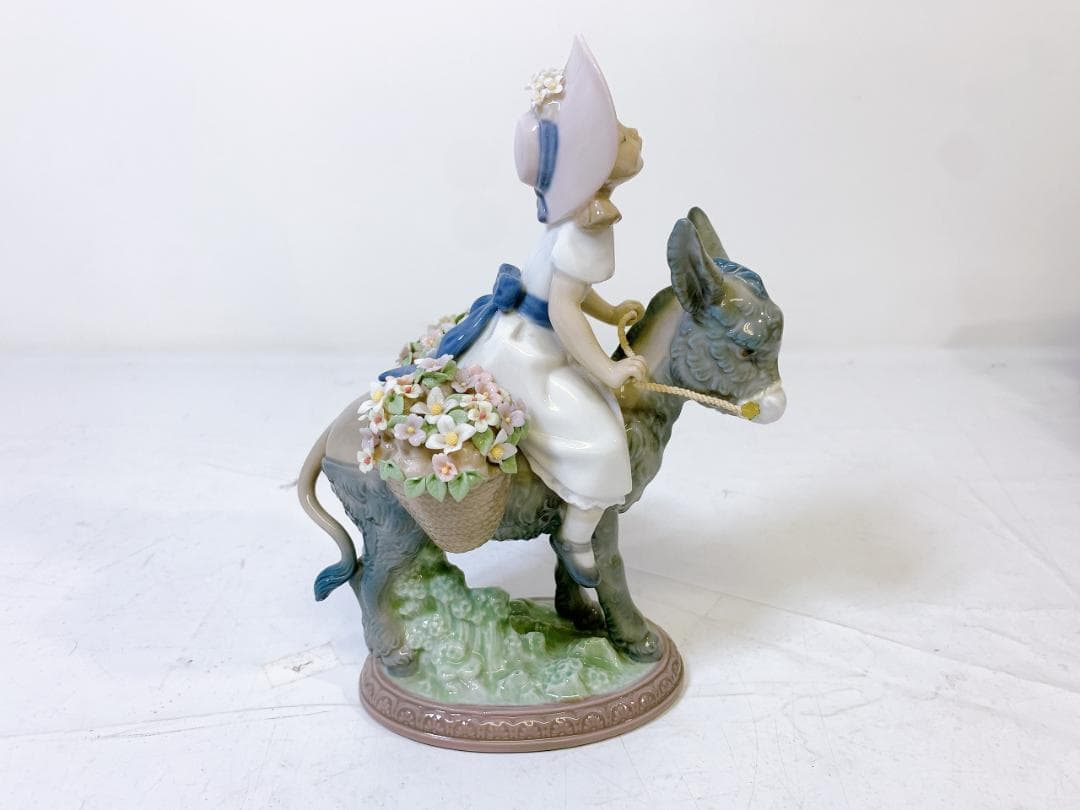 リヤドロ 少女とロバの陶器 LLADRO 置物 フィギュリン