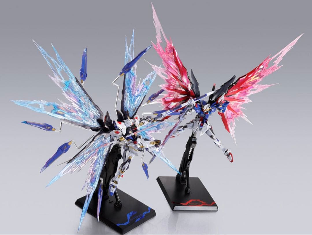メタルビルド　ストライクフリーダムガンダム　デスティニーガンダム & 光の翼×2