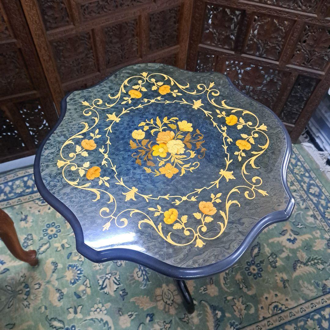 ♡象嵌細工が施されたアンティーク調のサイドテーブル♡