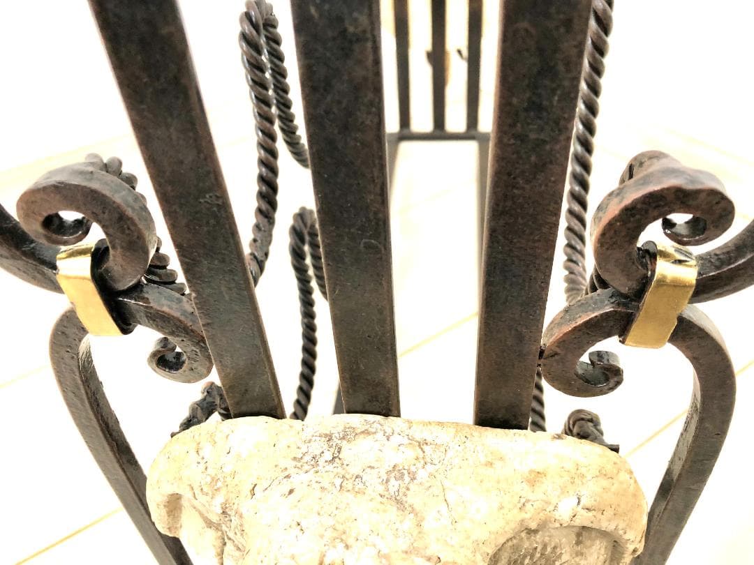 【レア・アンティーク】アイアンラック 石像彫刻 ワインラック 8本収納可 象顔