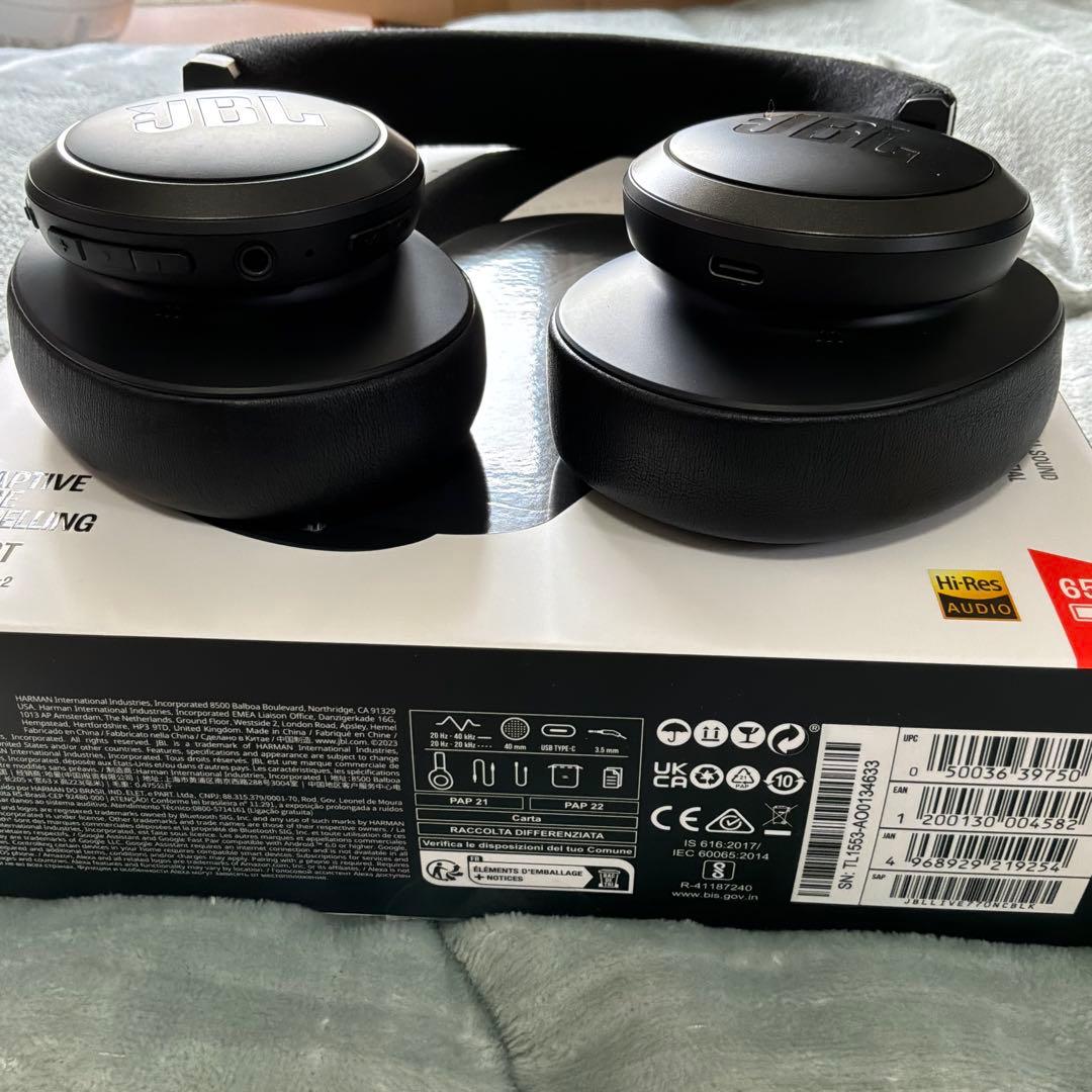 美品 JBL ワイヤレスヘッドホン ブラック LIVE770NC