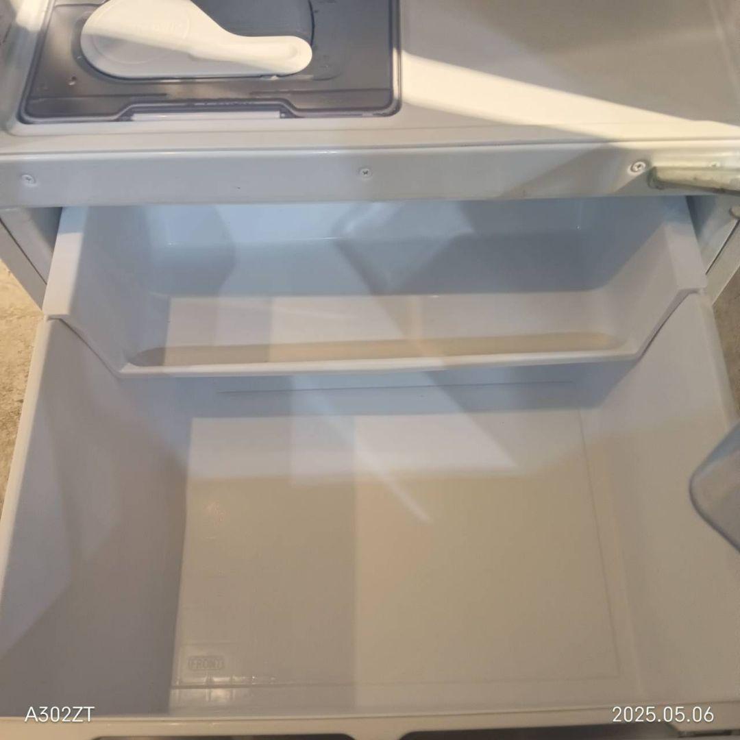 010 送料設置無料　神奈川限定配送　三菱　大型冷蔵庫　最新モデル　272L