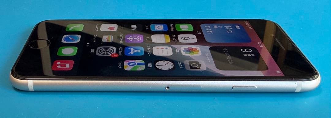 【極美品】iPhoneSE3 256GB SIMフリー バッテリー新品