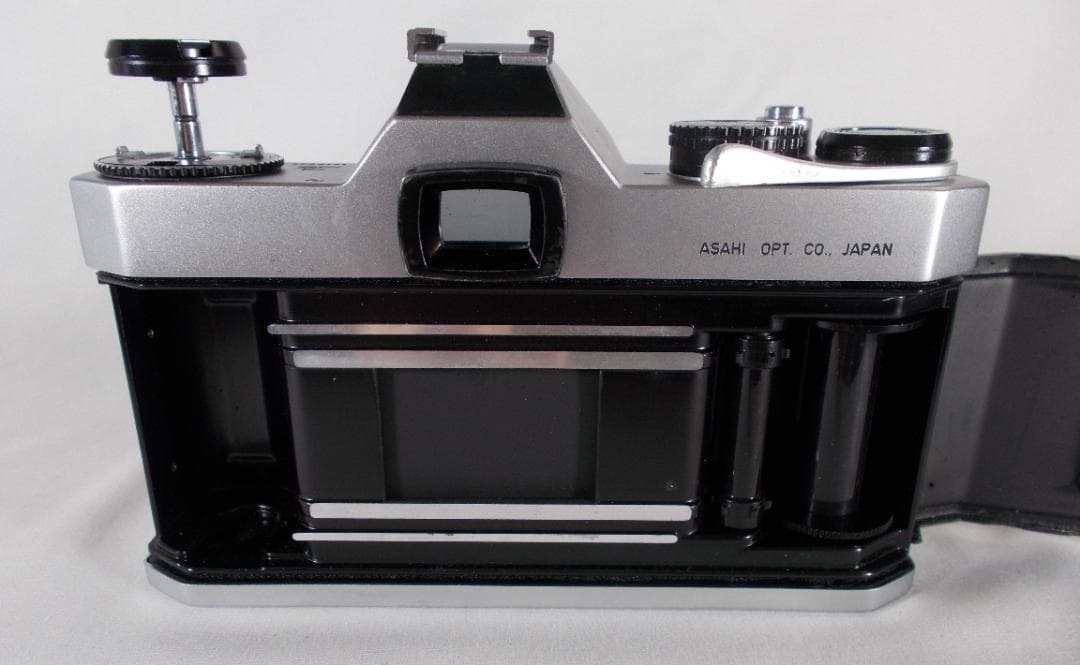 フィルムカメラ 整備済 完動品　Pentax SPF + f/1.8　L220